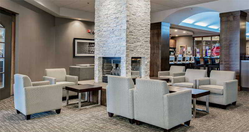 Delta Hotels By Marriott Saguenay Conference Centre Экстерьер фото